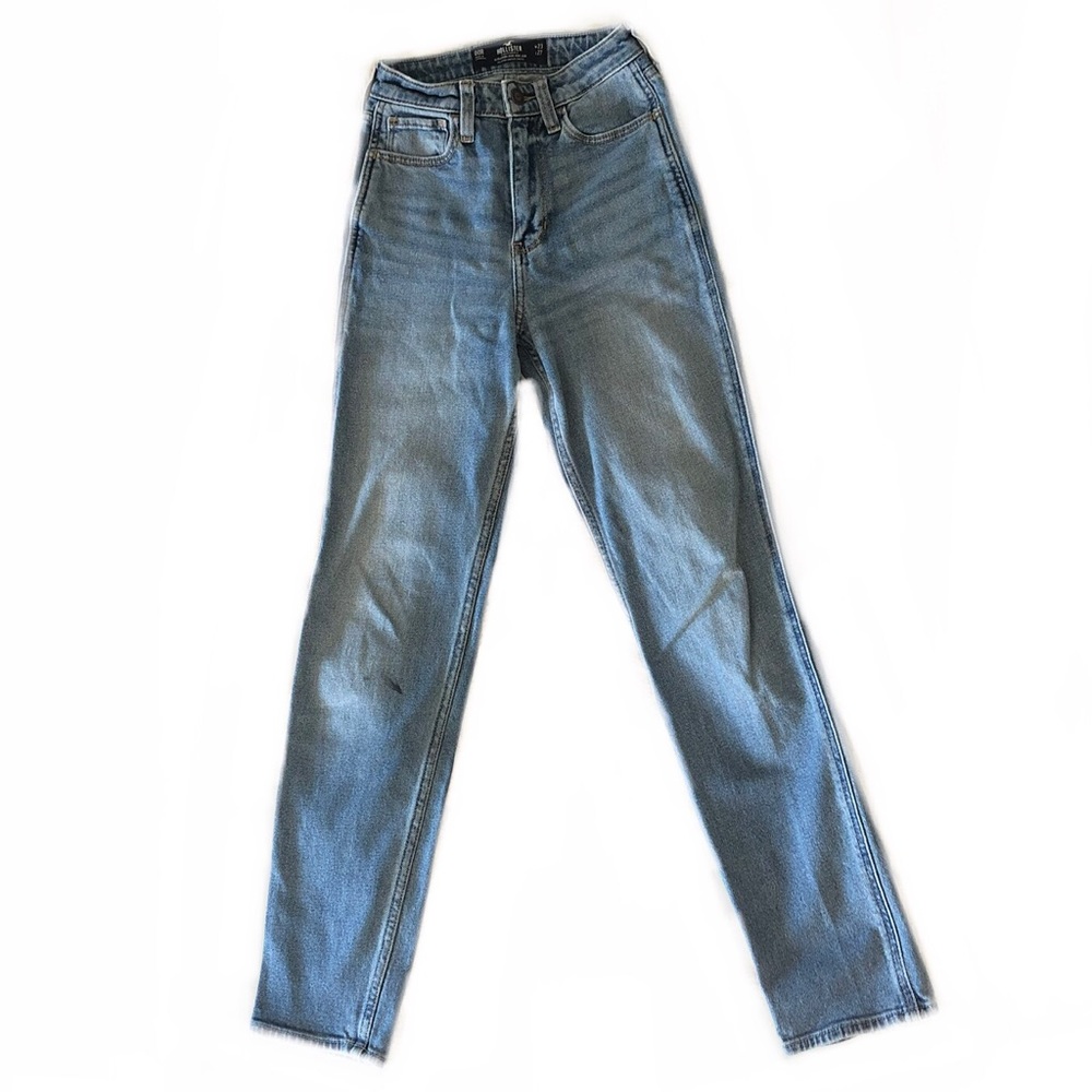 hollister ultra high rise mom straight leg jeans!